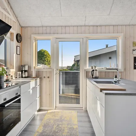 In With House Sea View Holiday home Sjolund