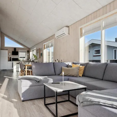 Holiday home In With House Sea View *
